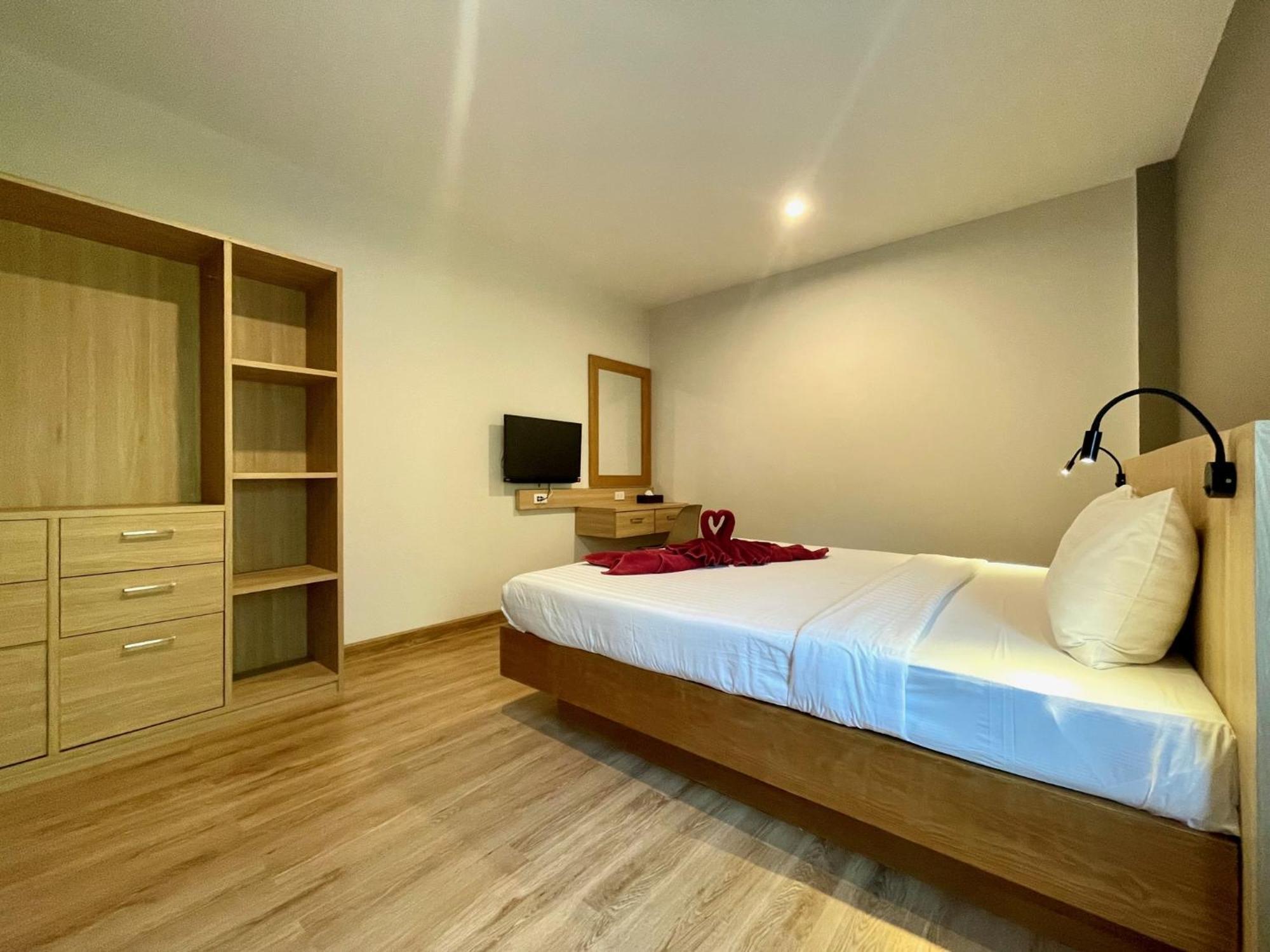 Room Actually Service Apartment Karon Екстер'єр фото